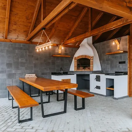 Zrub Azarka S Virivkou A Saunou Chalet *