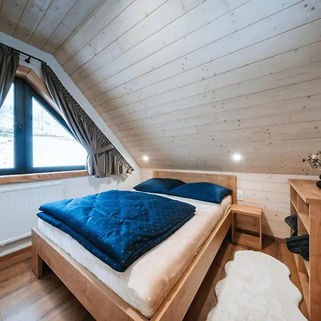 Zrub Azarka S Virivkou A Saunou