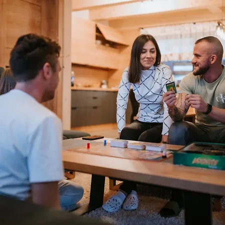 Zrub Azarka S Virivkou A Saunou *