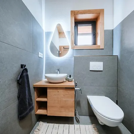 Zrub Azarka S Virivkou A Saunou Chalet *