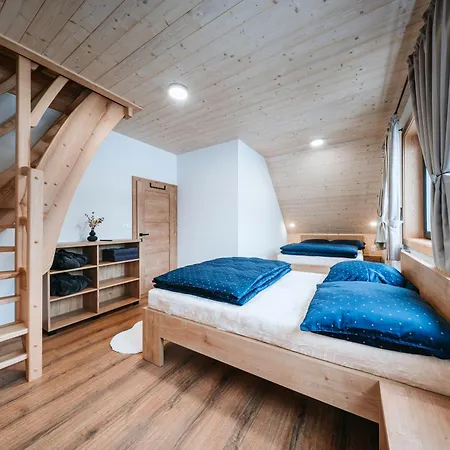 Zrub Azarka S Virivkou A Saunou *