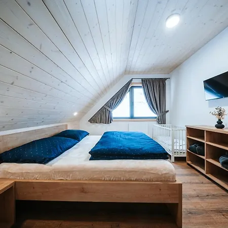 Zrub Azarka S Virivkou A Saunou Chalet