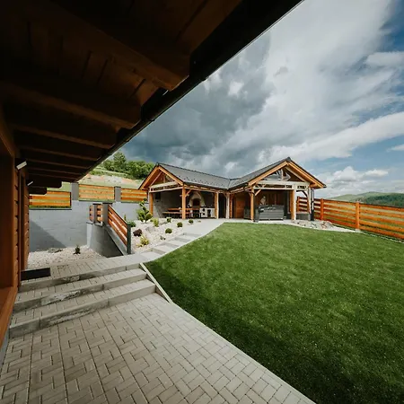 Azarka Chalet *