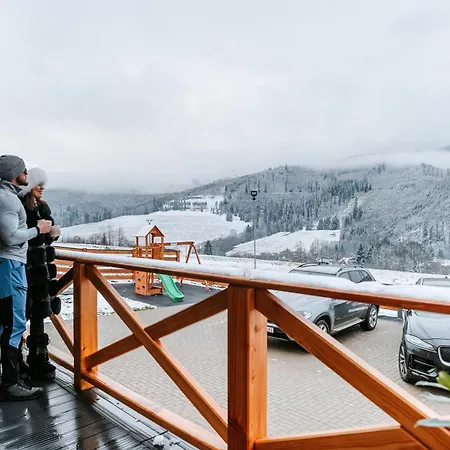 Zrub Azarka S Virivkou A Saunou