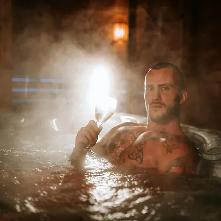 木屋 Zrub Azarka S Virivkou A Saunou