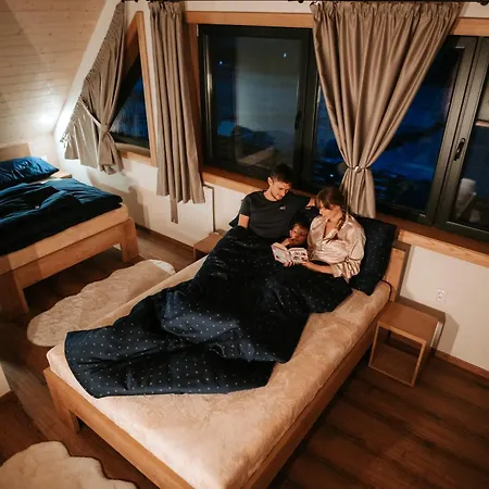 Zrub Azarka S Virivkou A Saunou *