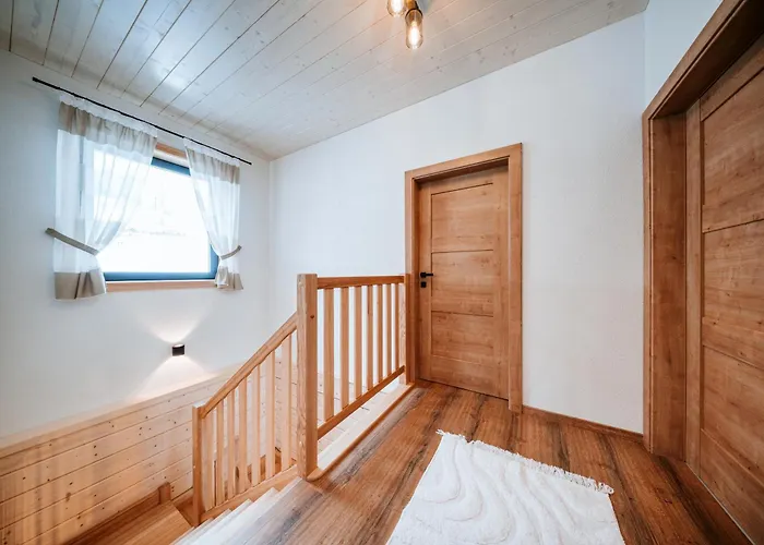 شاليه Zrub Azarka S Virivkou A Saunou