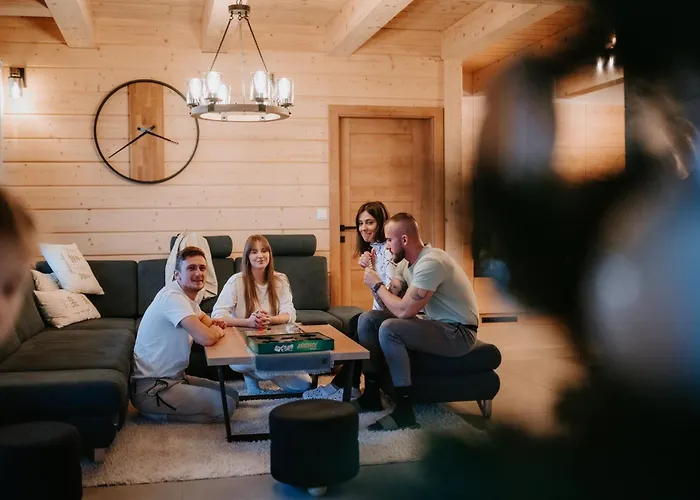 Zrub Azarka S Virivkou A Saunou شاليه *