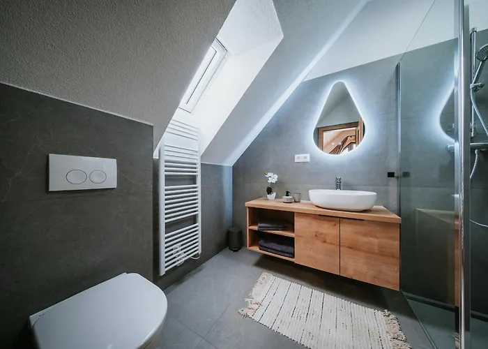 شاليه Zrub Azarka S Virivkou A Saunou *