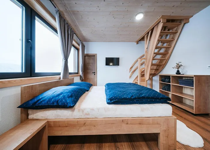 Zrub Azarka S Virivkou A Saunou شاليه Benus