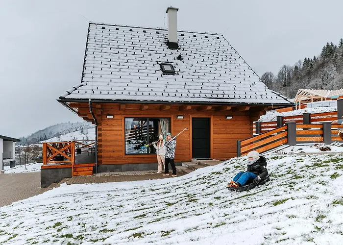 شاليه Zrub Azarka S Virivkou A Saunou