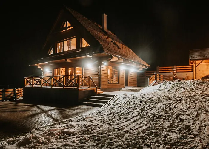 Zrub Azarka S Virivkou A Saunou شاليه Benus