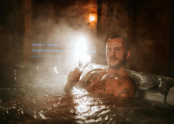 شاليه Zrub Azarka S Virivkou A Saunou