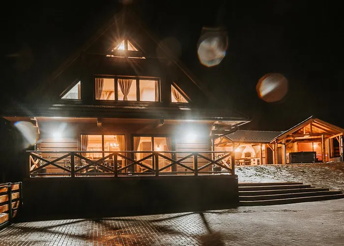 Zrub Azarka S Virivkou A Saunou